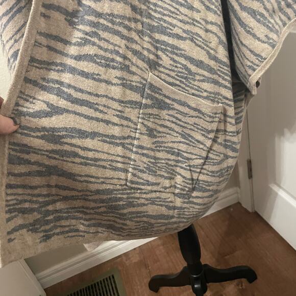 Soft Surroundings Tiger Stripe Poncho/Shawl Wool Cashmere Blend One Size - Picture 5 of 9